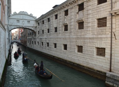 Bridge of Sighs & gondolas