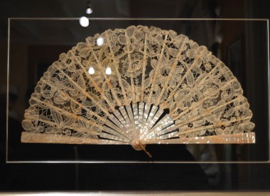 Lace fan