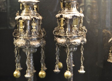 Torah finials